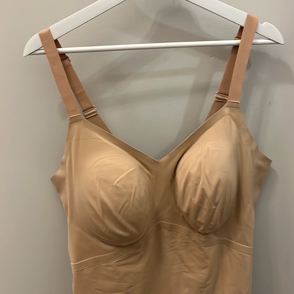 Honeylove Mid-Thigh Bodysuit Shapewear NWOT Medium Compression Nude Tan - Picture 3 of 10